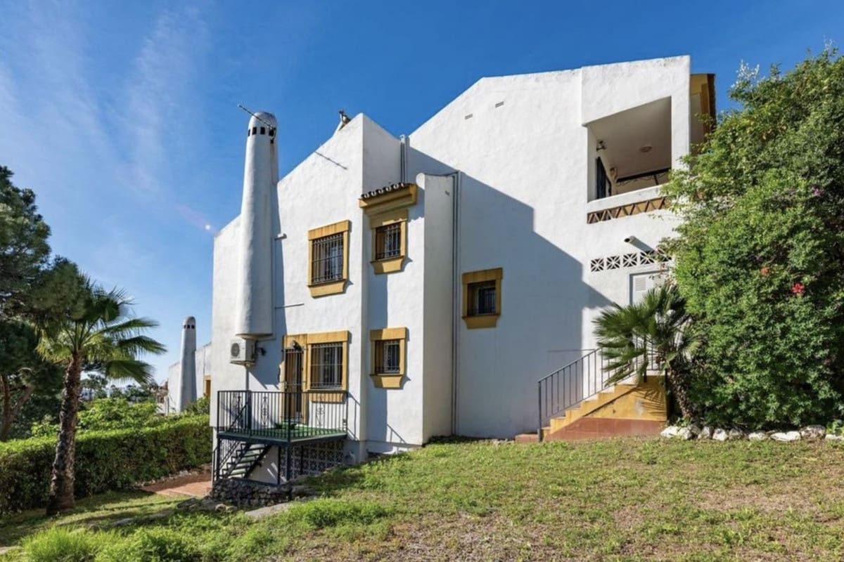 Chalet de 3 habitaciones en Mijas Costa en venta con piscina garaje - 595.000 € (Ref: 9500405)