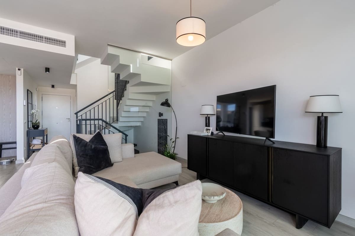 3 soverom Kjedet enebolig til salgs i Manilva med svømmebasseng garasje - € 699 000 (Ref: 9500637)