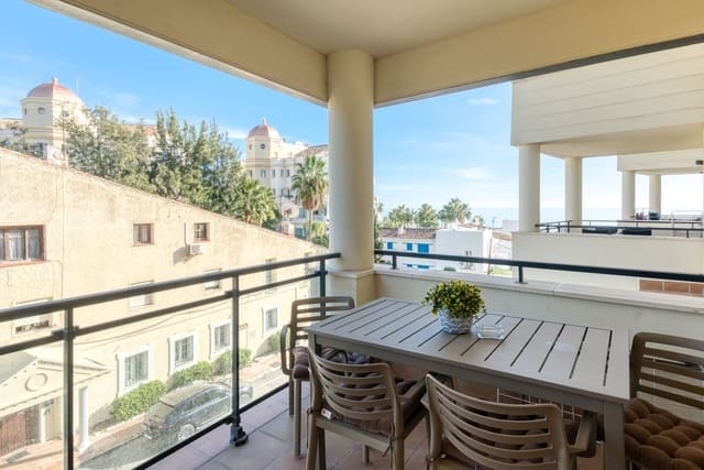 2 sovrum Lägenhet att hyra i Estepona med pool garage - 1 950 € (Ref: 9500638)