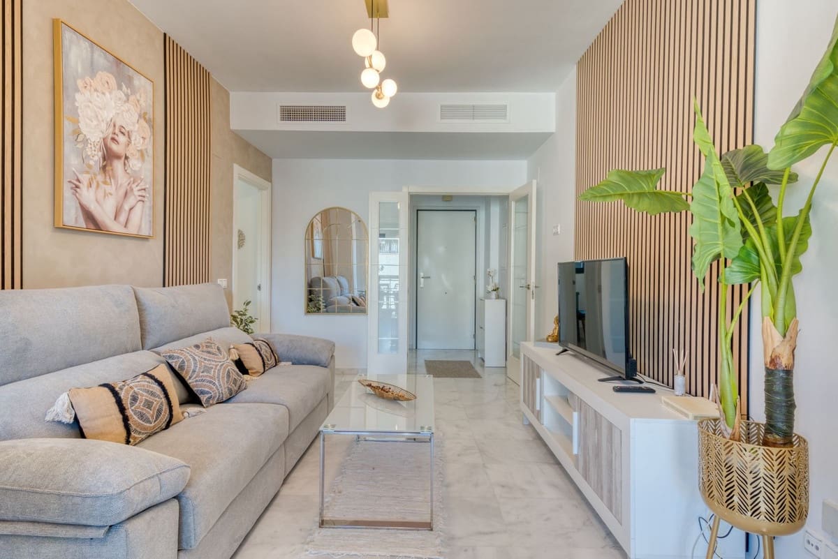 2 bedroom Apartment for rent in Estepona with pool garage - € 1,950 (Ref: 9500638)