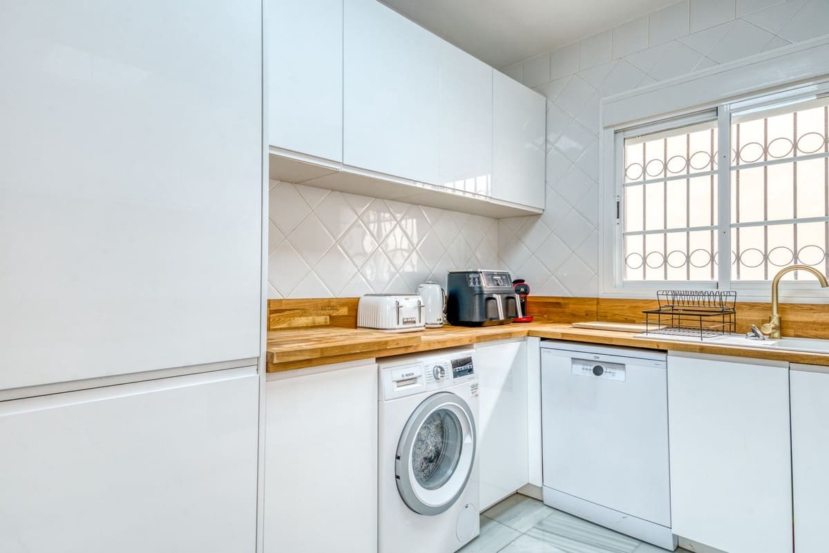 4 bedroom Villa for sale in Bel-Air with pool garage - € 795,000 (Ref: 9503487)