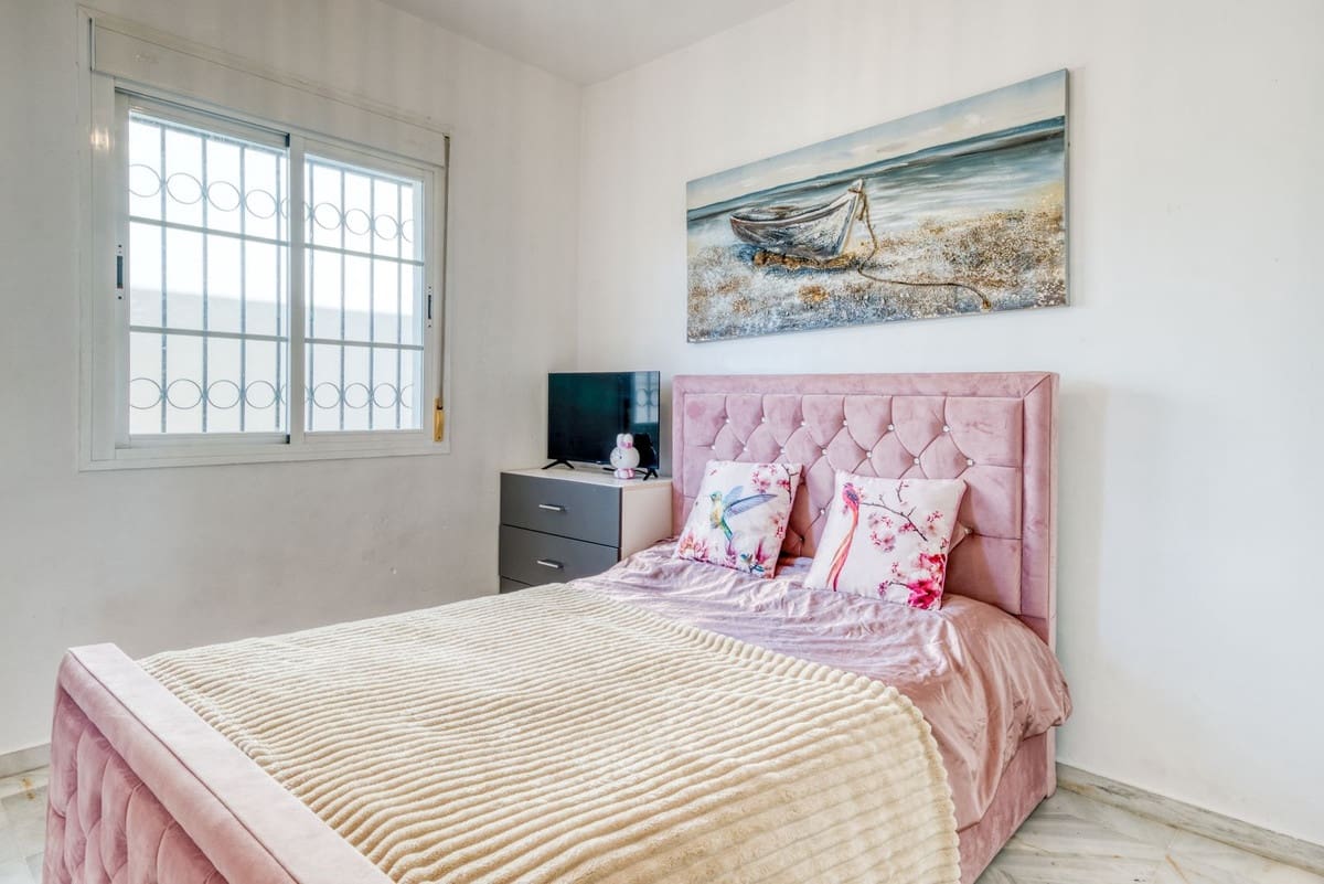 4 bedroom Villa for sale in Bel-Air with pool garage - € 795,000 (Ref: 9503487)