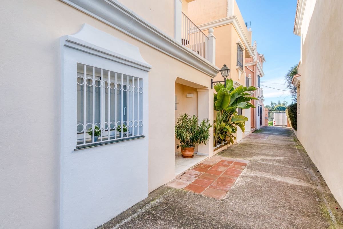 4 bedroom Villa for sale in Bel-Air with pool garage - € 795,000 (Ref: 9503487)