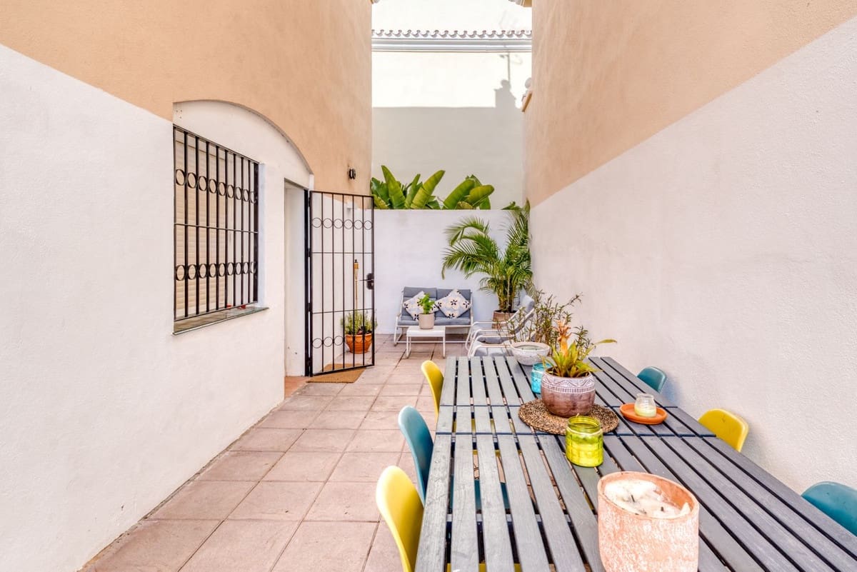 4 bedroom Villa for sale in Bel-Air with pool garage - € 795,000 (Ref: 9503487)