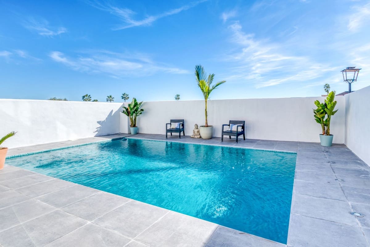 4 bedroom Villa for sale in Bel-Air with pool garage - € 795,000 (Ref: 9503487)