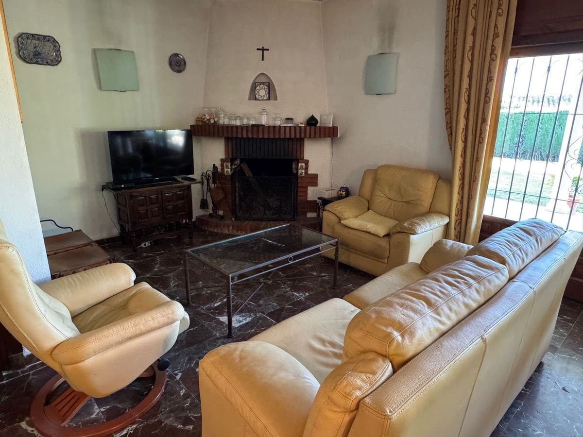 3 bedroom Villa for sale in El Paraiso with garage - € 1,375,000 (Ref: 9503488)