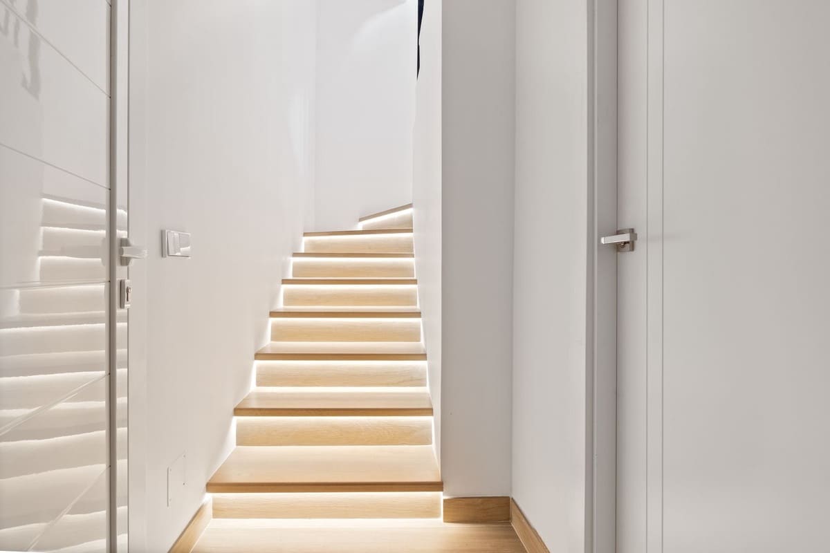 4 makuuhuone Omakotitalo myytävänä paikassa San Pedro de Alcantara mukana uima-altaan 
autotalli - 1 195 000 € (Ref: 9503489)