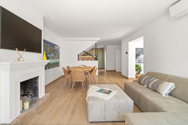 4 makuuhuone Omakotitalo myytävänä paikassa San Pedro de Alcantara, Marbella mukana uima-altaan 
autotalli - 1 195 000 € (Ref: 9503489)