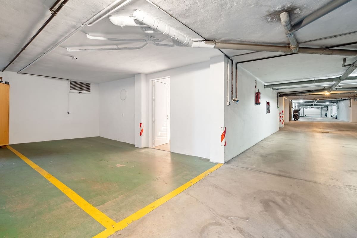 4 makuuhuone Omakotitalo myytävänä paikassa San Pedro de Alcantara mukana uima-altaan 
autotalli - 1 195 000 € (Ref: 9503489)