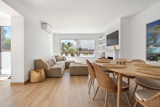 4 makuuhuone Omakotitalo myytävänä paikassa San Pedro de Alcantara, Marbella mukana uima-altaan 
autotalli - 1 195 000 € (Ref: 9503489)