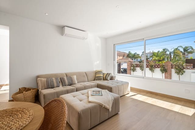 4 makuuhuone Omakotitalo myytävänä paikassa San Pedro de Alcantara, Marbella mukana uima-altaan 
autotalli - 1 195 000 € (Ref: 9503489)