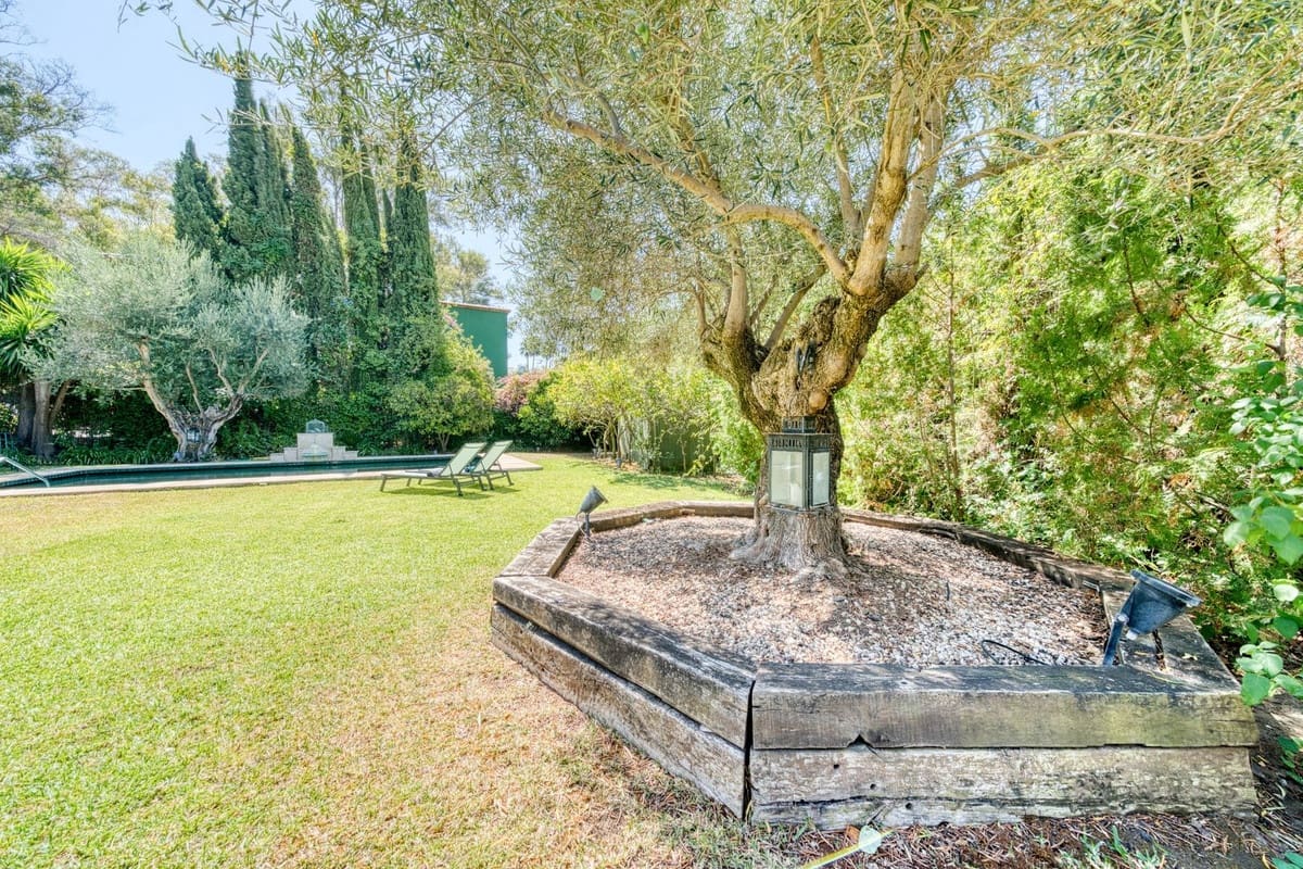 Chalet de 6 habitaciones en Nueva Andalucia en venta con piscina garaje - 2.795.000 € (Ref: 9506476)