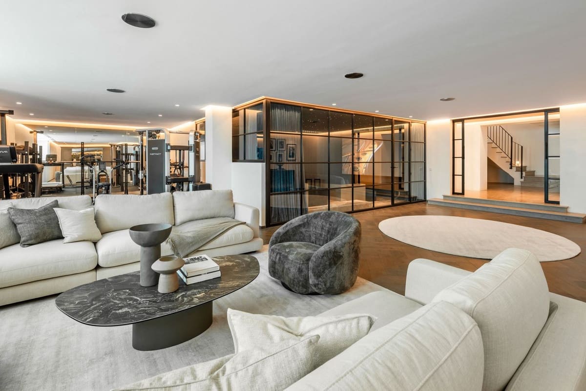 Chalet de 7 habitaciones en Marbella en venta con piscina garaje - 10.700.000 € (Ref: 9506657)