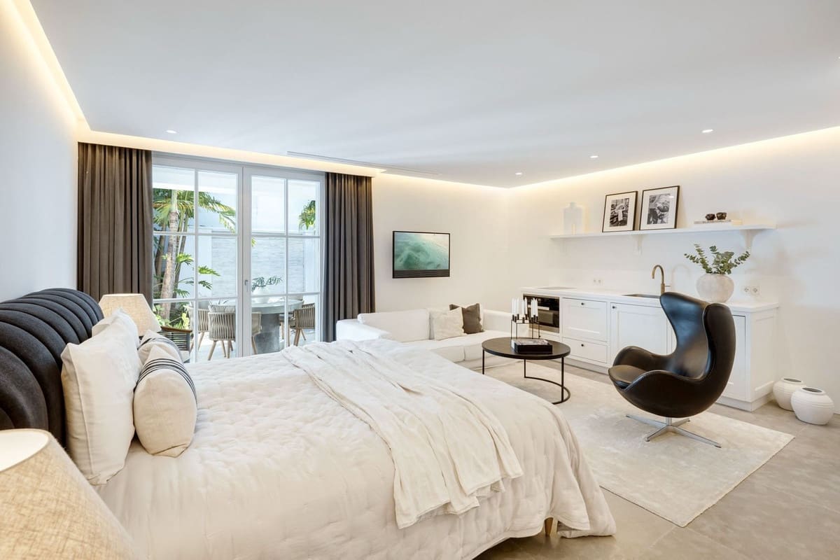 Chalet de 7 habitaciones en Marbella en venta con piscina garaje - 10.700.000 € (Ref: 9506657)