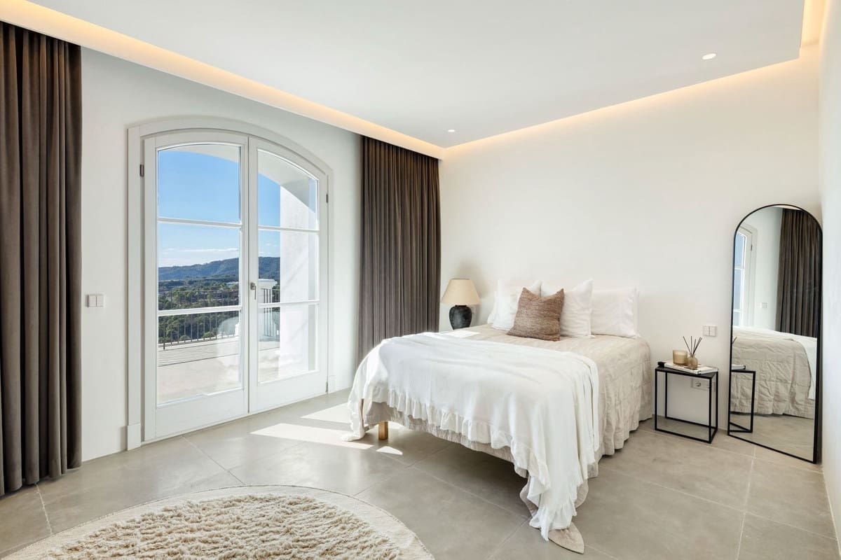 Chalet de 7 habitaciones en Marbella en venta con piscina garaje - 10.700.000 € (Ref: 9506657)