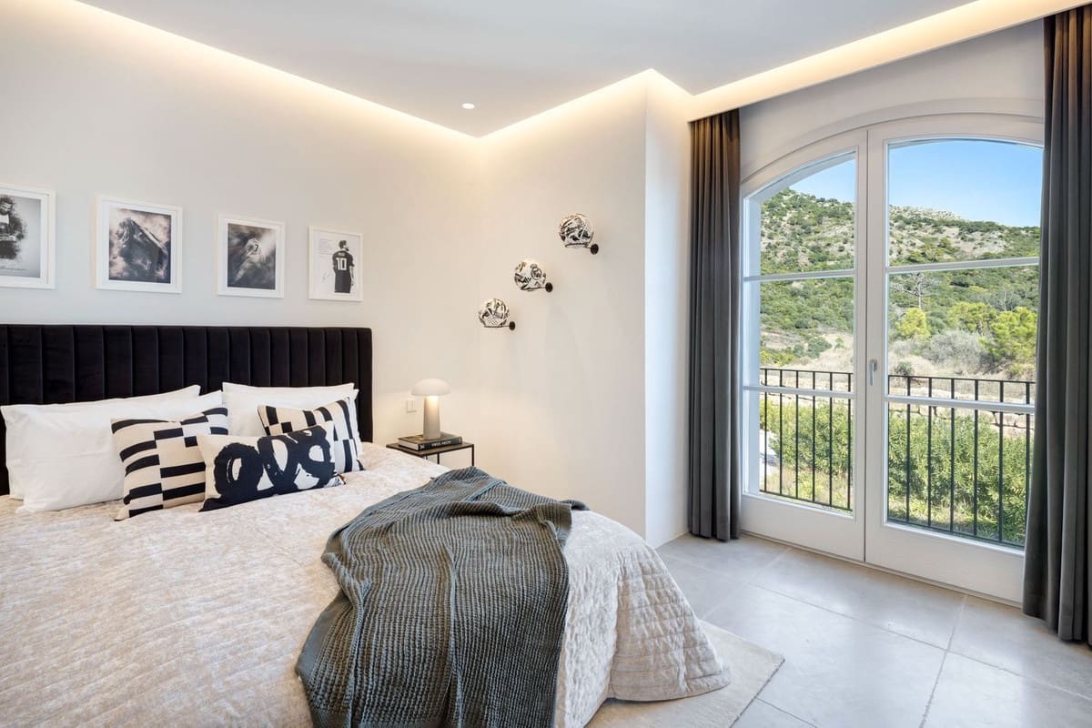 Chalet de 7 habitaciones en Marbella en venta con piscina garaje - 10.700.000 € (Ref: 9506657)