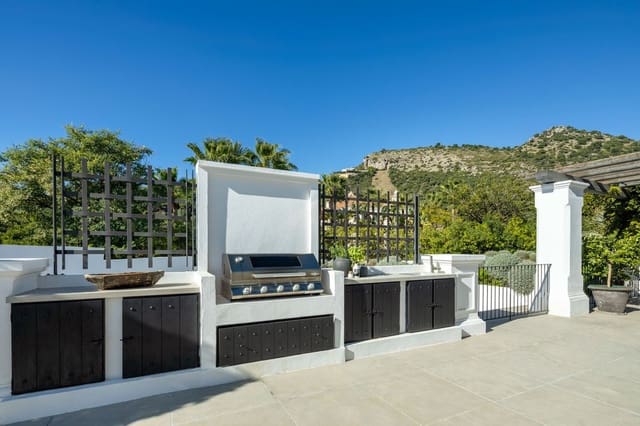 7 quarto Moradia para venda em Marbella com piscina garagem - 10 700 000 € (Ref: 9506657)