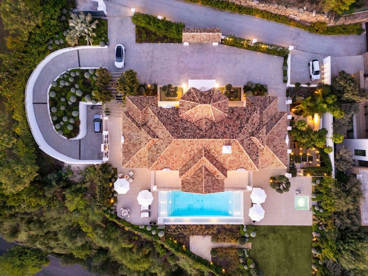 7 slaapkamer Villa te koop in Marbella met zwembad garage - € 10.700.000 (Ref: 9506657)