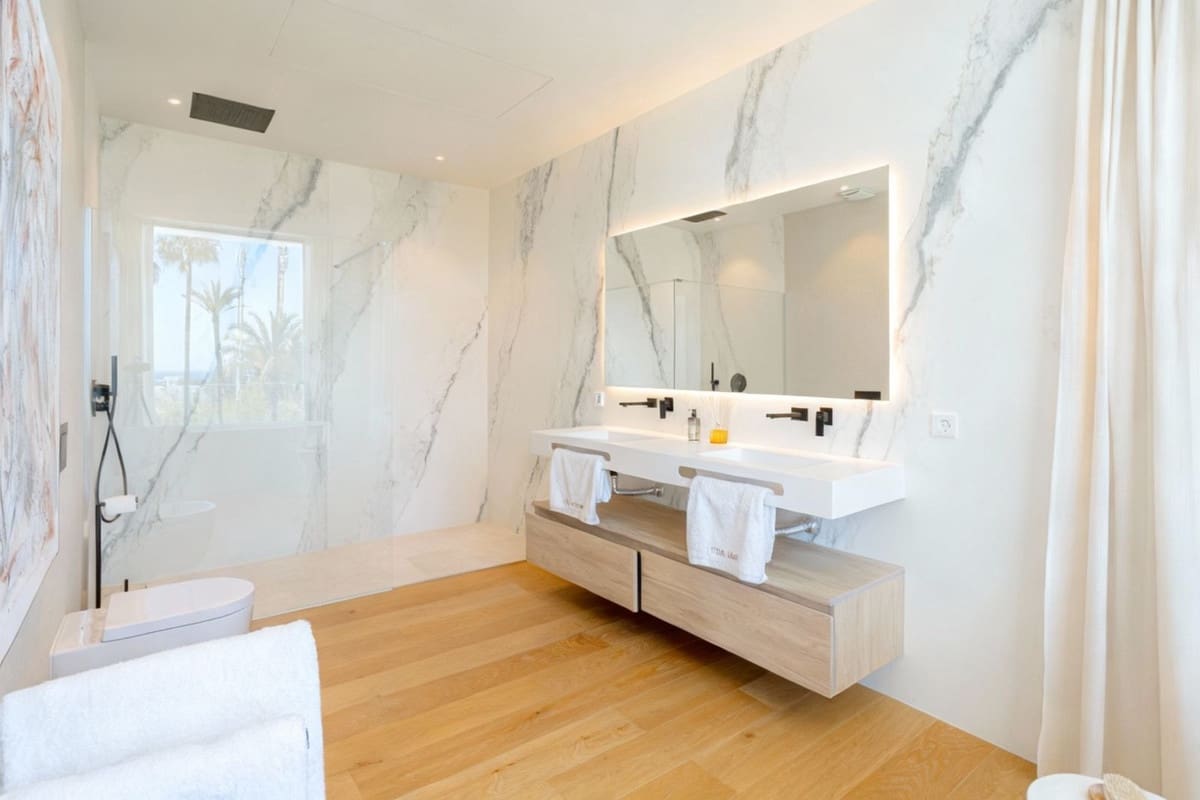 4 soveværelse Villa til salg i Estepona med swimmingpool garage - € 3.850.000 (Ref: 9517923)