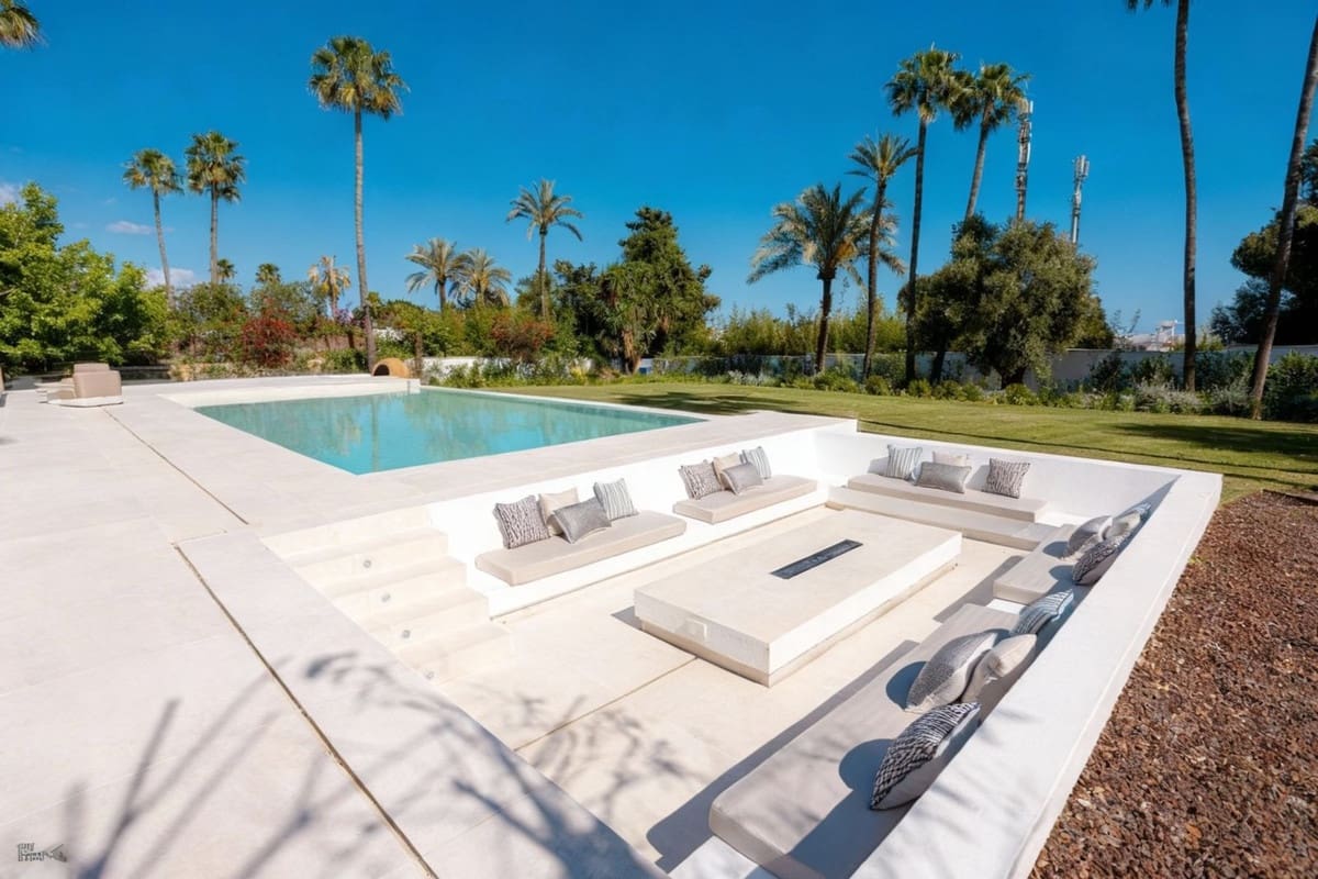 4 soveværelse Villa til salg i Estepona med swimmingpool garage - € 3.850.000 (Ref: 9517923)