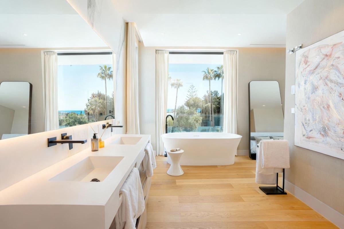 4 soveværelse Villa til salg i Estepona med swimmingpool garage - € 3.850.000 (Ref: 9517923)