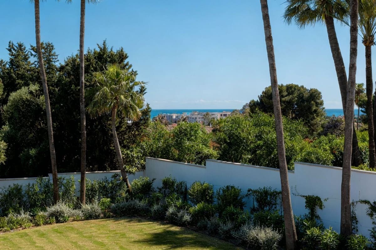 4 soveværelse Villa til salg i Estepona med swimmingpool garage - € 3.850.000 (Ref: 9517923)