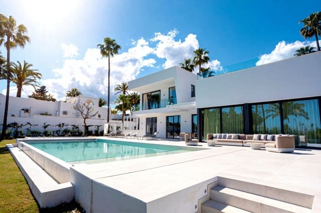 4 makuuhuone Huvila myytävänä paikassa Estepona mukana uima-altaan 
autotalli - 3 850 000 € (Ref: 9517923)