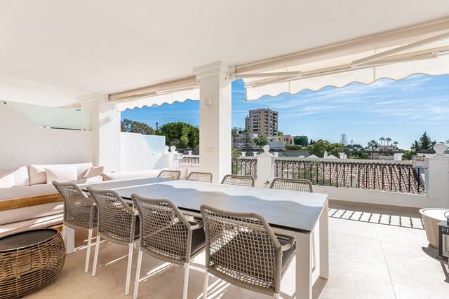 4 bedroom Semi-detached Villa for sale in Nueva Andalucia, Marbella with pool garage - € 1,395,000 (Ref: 9521888)