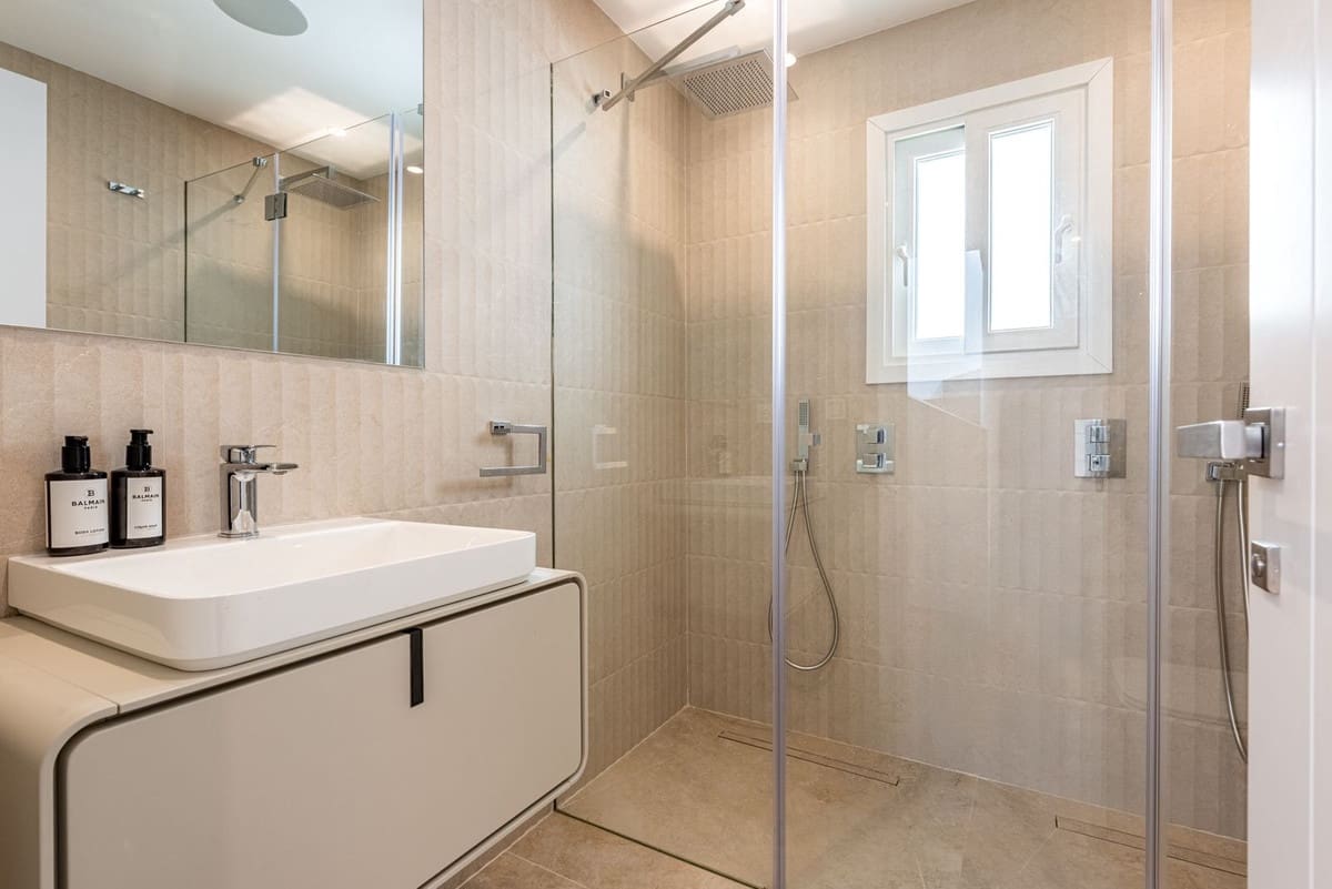 4 bedroom Semi-detached Villa for sale in Nueva Andalucia with pool garage - € 1,395,000 (Ref: 9521888)