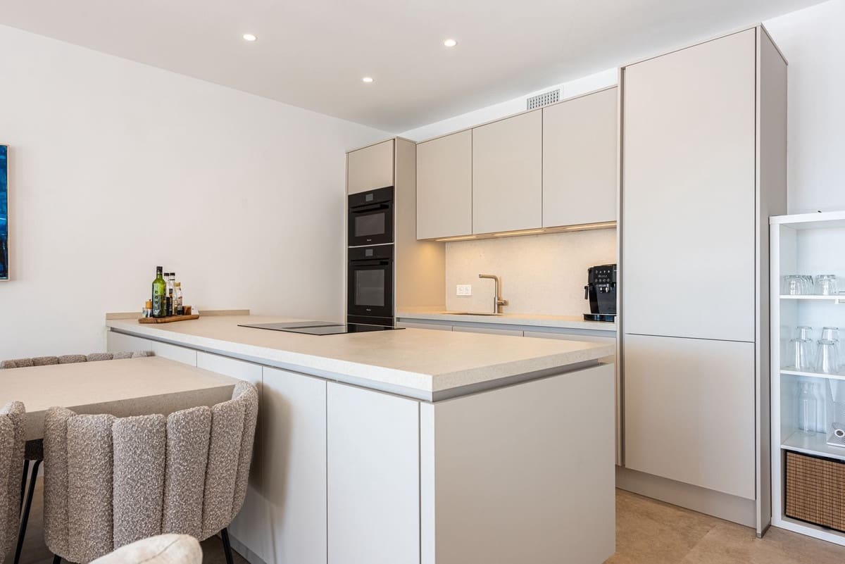 4 bedroom Semi-detached Villa for sale in Nueva Andalucia with pool garage - € 1,395,000 (Ref: 9521888)