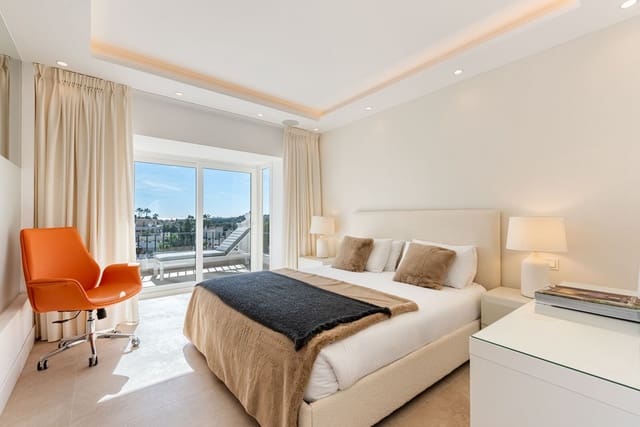 4 slaapkamer Halfvrijstaande villa te koop in Nueva Andalucia, Marbella met zwembad garage - € 1.395.000 (Ref: 9521888)