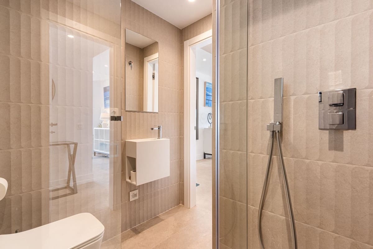 4 makuuhuone Paritalo myytävänä paikassa Nueva Andalucia mukana uima-altaan 
autotalli - 1 395 000 € (Ref: 9521888)