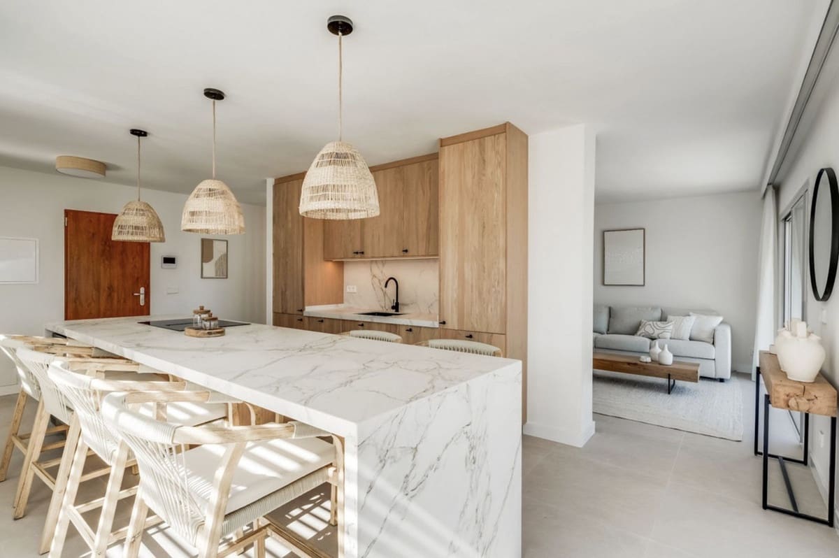 4 sypialnia Willa na sprzedaż w Marbella z basenem garażem - 1 795 000 € (Ref: 9521889)