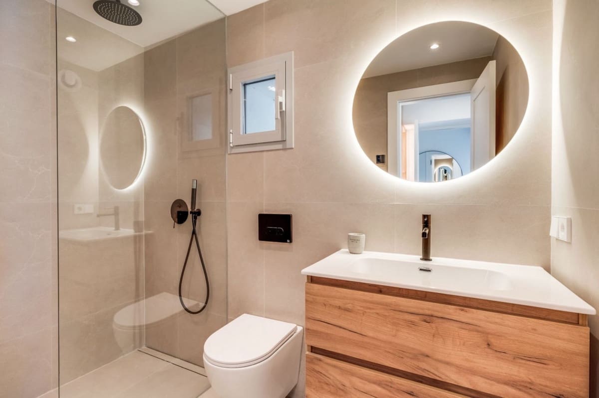 4 slaapkamer Villa te koop in Marbella met zwembad garage - € 1.795.000 (Ref: 9521889)