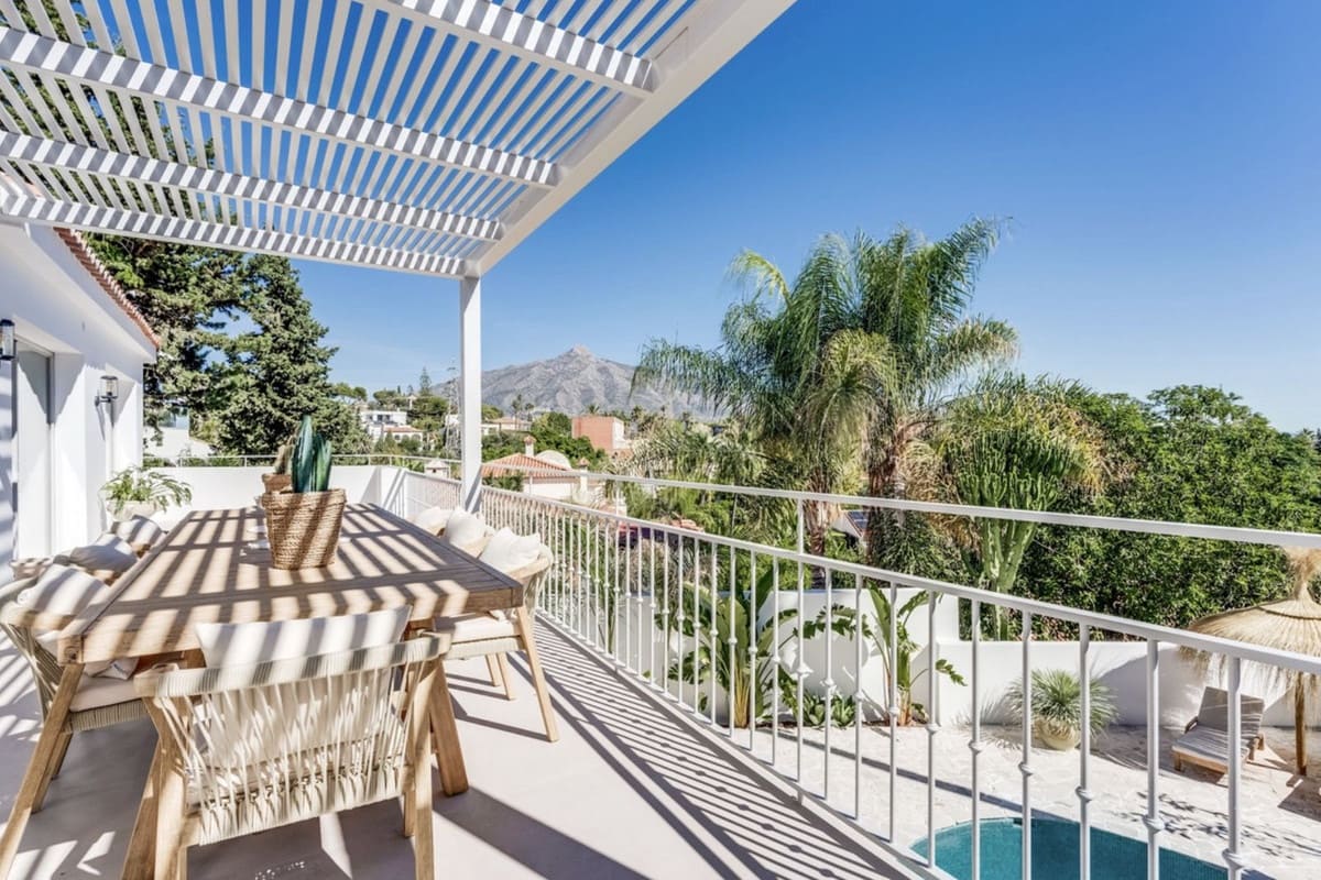 4 slaapkamer Villa te koop in Marbella met zwembad garage - € 1.795.000 (Ref: 9521889)