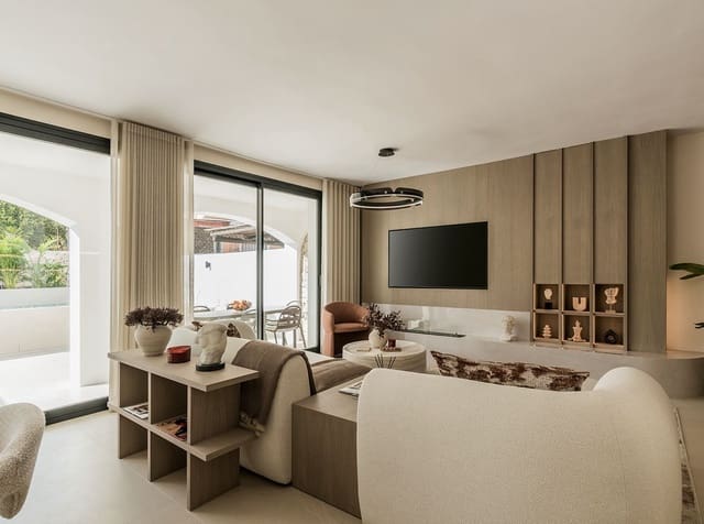 4 soveværelse Byhus til salg i San Pedro de Alcantara, Marbella med swimmingpool garage - € 1.595.000 (Ref: 9525695)