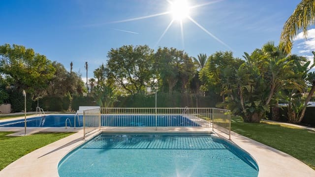 4 chambre Maison de Ville à vendre à San Pedro de Alcantara, Marbella avec piscine garage - 1 595 000 € (Ref: 9525695)