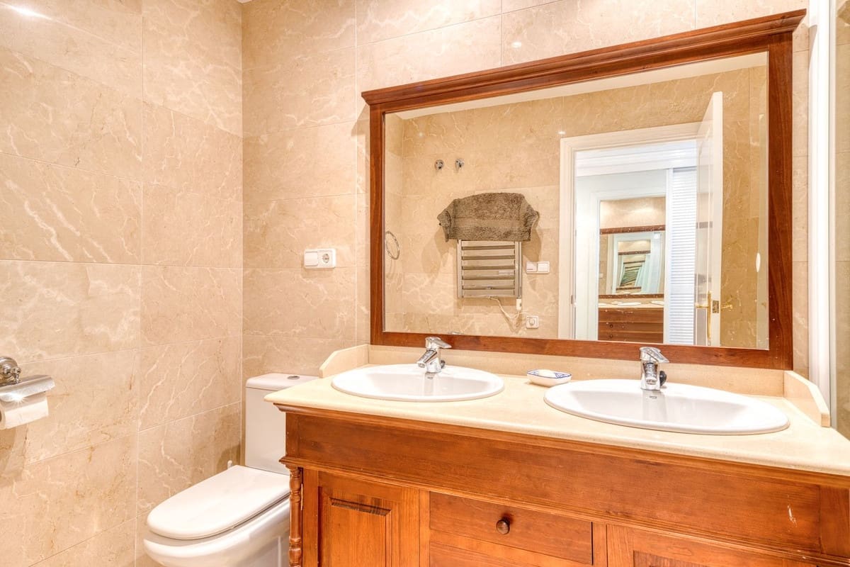 2 slaapkamer Appartement te koop in Los Arqueros met zwembad garage - € 350.000 (Ref: 9532325)