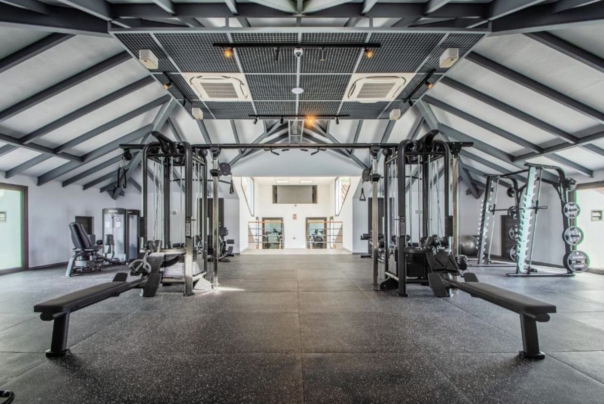 2 slaapkamer Appartement te koop in Los Arqueros met zwembad garage - € 350.000 (Ref: 9532325)