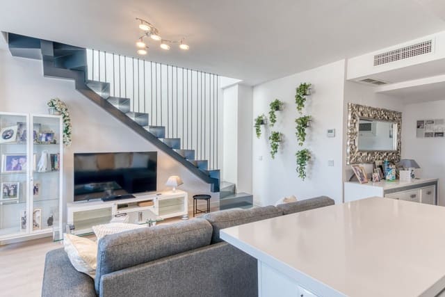 Ático de 3 habitaciones en Centro, Estepona en venta con piscina garaje - 849.995 € (Ref: 9532738)