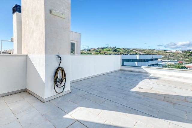 Ático de 3 habitaciones en Centro, Estepona en venta con piscina garaje - 849.995 € (Ref: 9532738)