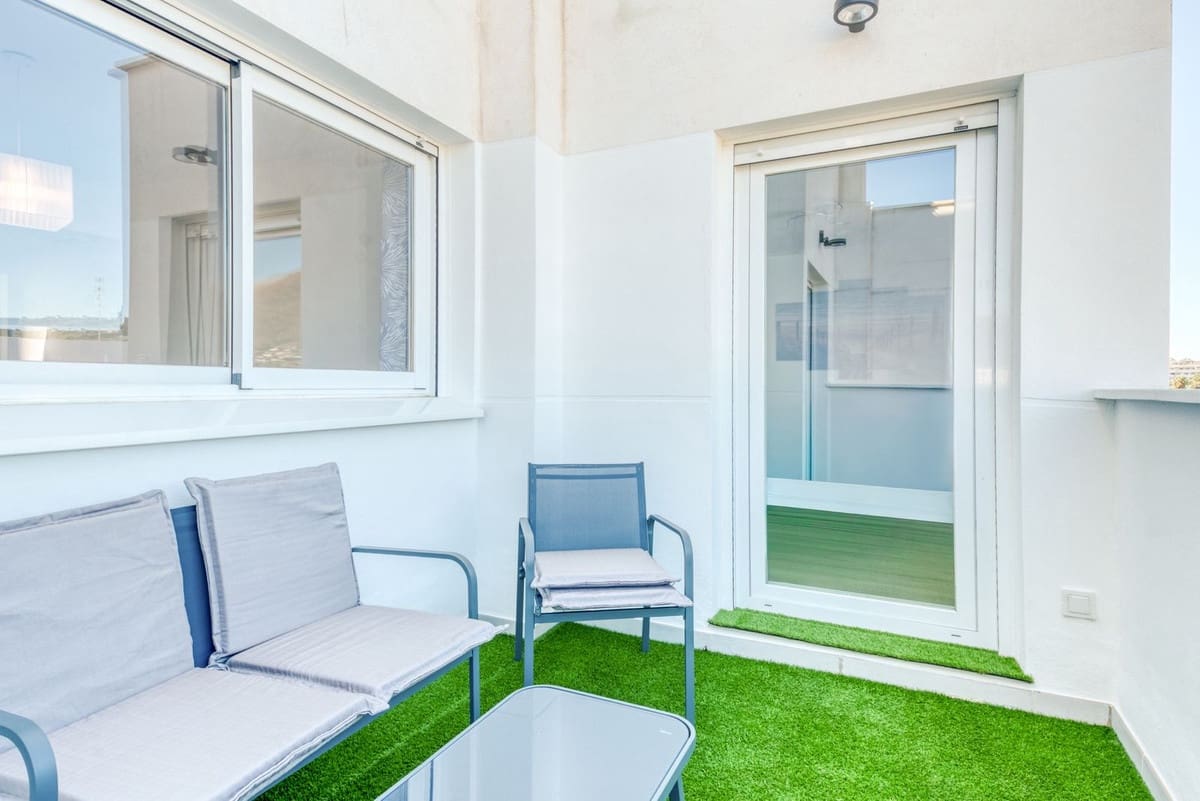 3 sypialnia Penthouse na sprzedaż w Estepona z basenem garażem - 849 995 € (Ref: 9532738)