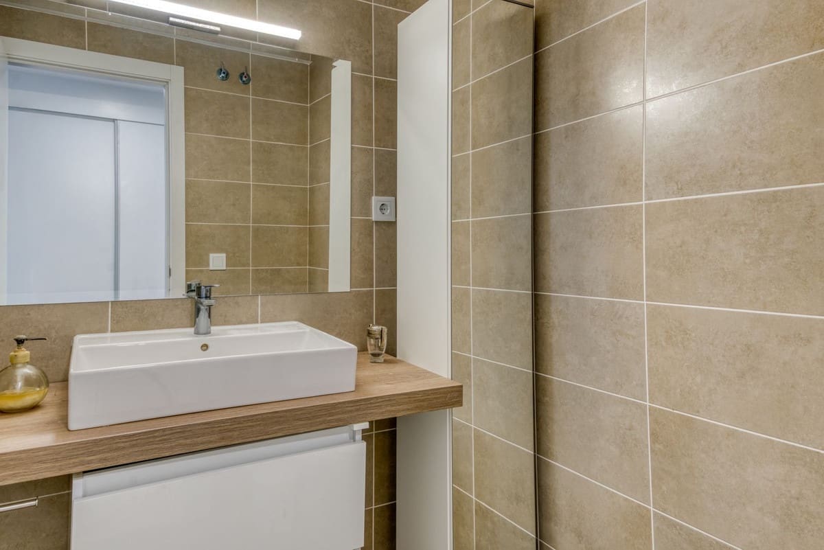 3 sypialnia Penthouse na sprzedaż w Estepona z basenem garażem - 849 995 € (Ref: 9532738)