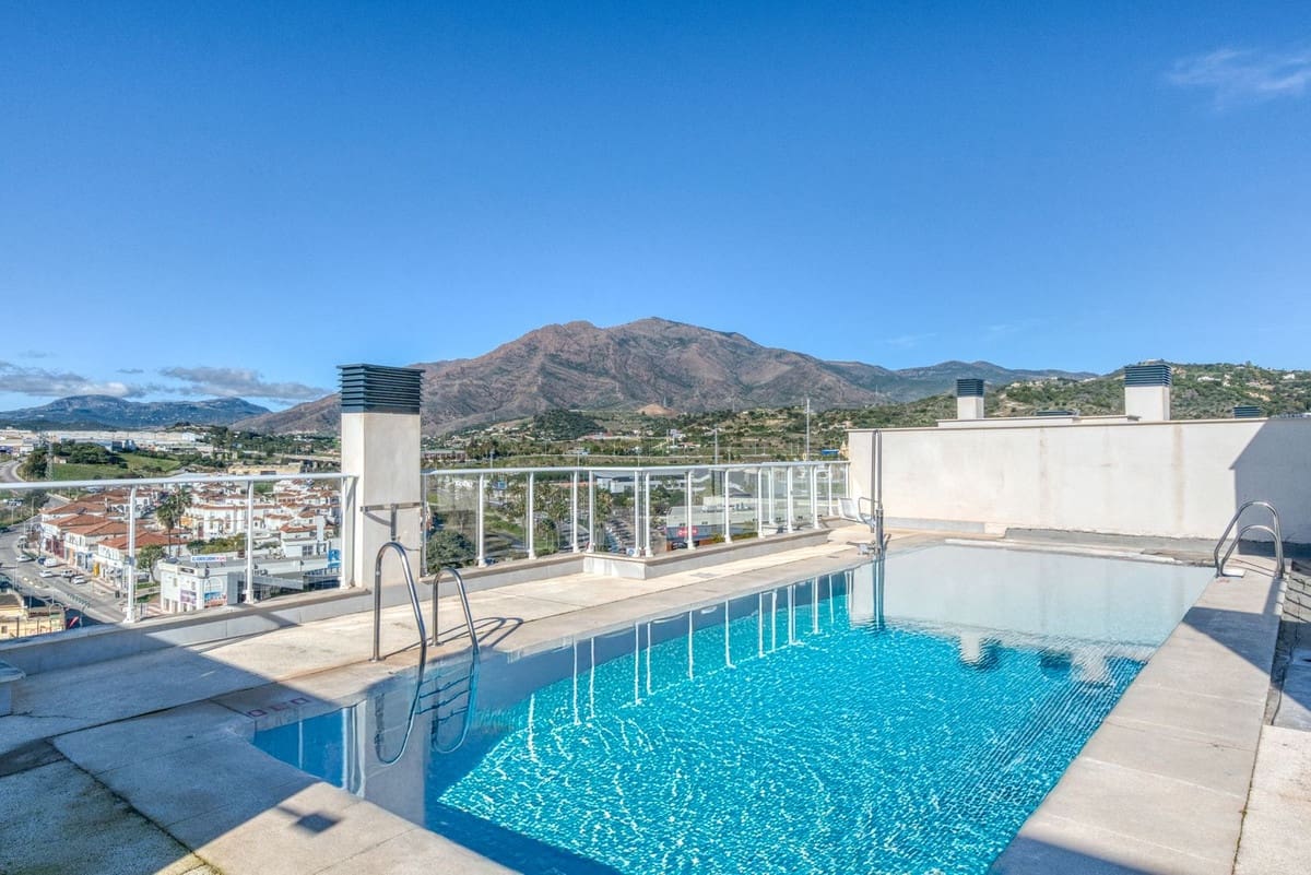 3 sypialnia Penthouse na sprzedaż w Estepona z basenem garażem - 849 995 € (Ref: 9532738)