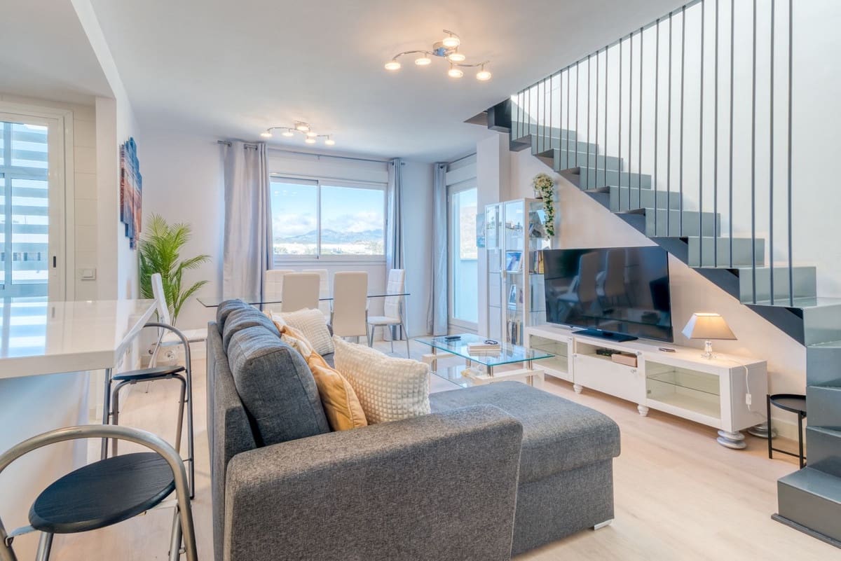 3 sypialnia Penthouse na sprzedaż w Estepona z basenem garażem - 849 995 € (Ref: 9532738)