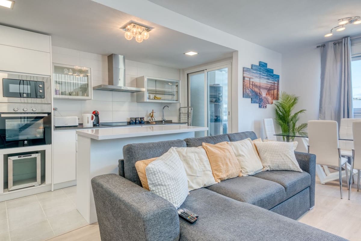 3 sypialnia Penthouse na sprzedaż w Estepona z basenem garażem - 849 995 € (Ref: 9532738)