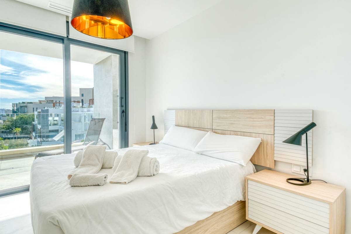 2 sovrum Takvåning till salu i Estepona med pool garage - 690 000 € (Ref: 9535184)