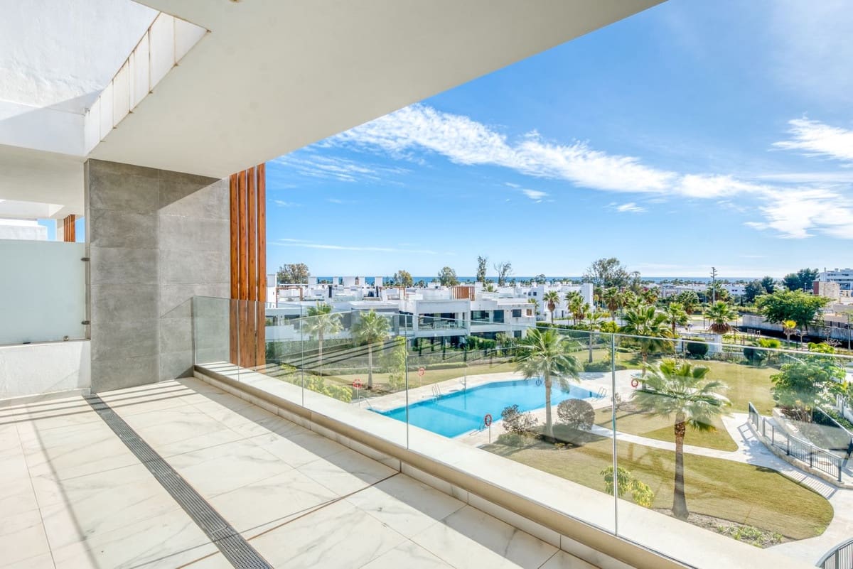 2 sovrum Takvåning till salu i Estepona med pool garage - 690 000 € (Ref: 9535184)