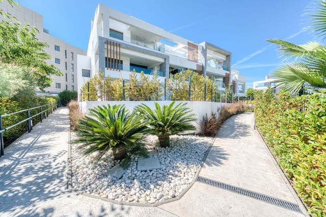 2 sovrum Takvåning till salu i Estepona med pool garage - 690 000 € (Ref: 9535184)