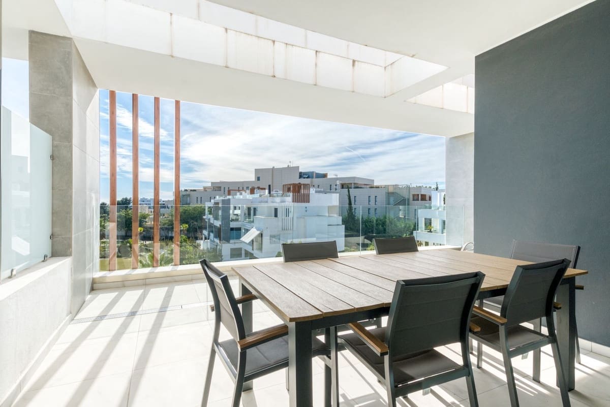 2 sovrum Takvåning till salu i Estepona med pool garage - 690 000 € (Ref: 9535184)